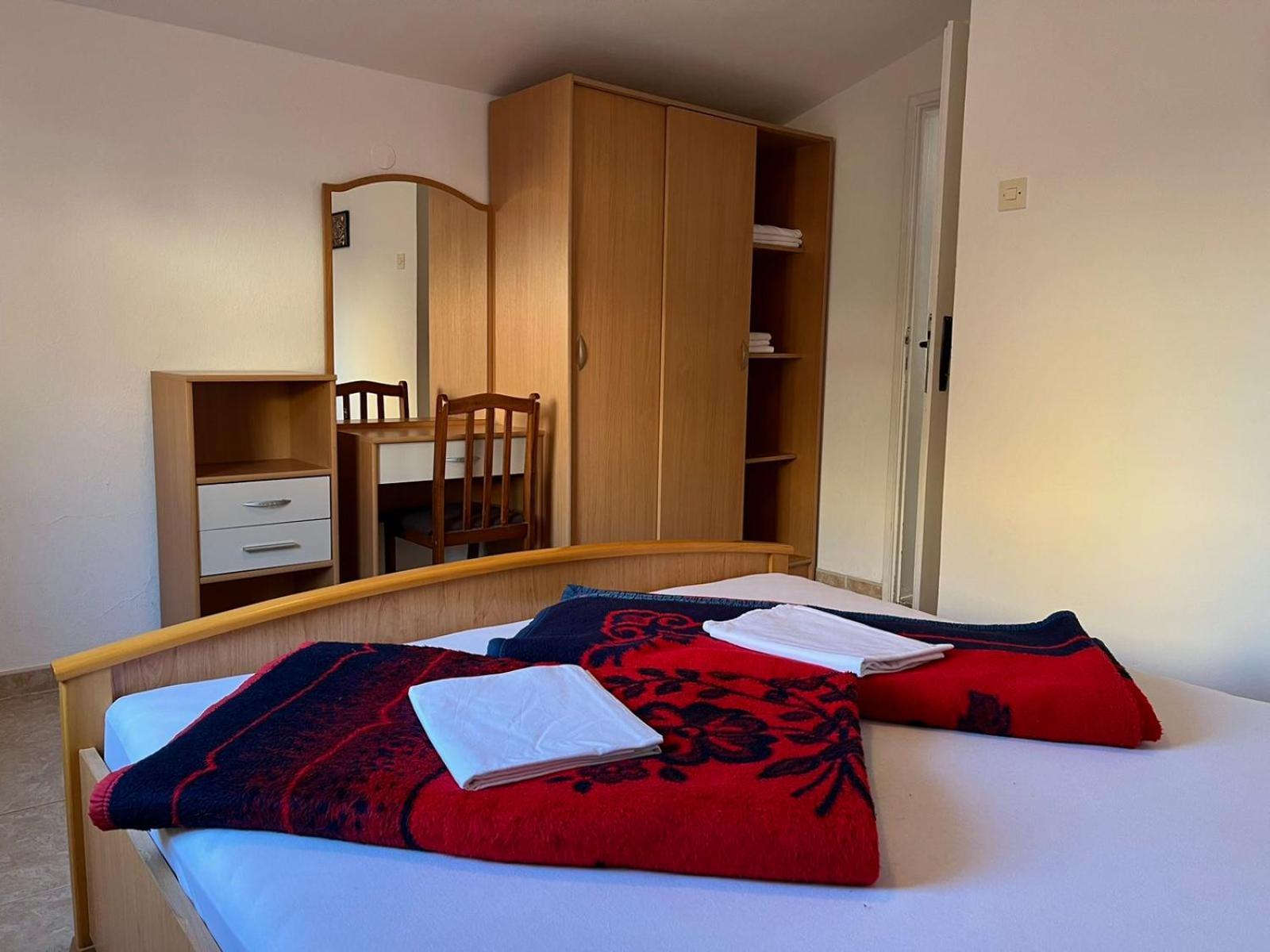 Apartments And Room Mv Petrovac Exteriér fotografie